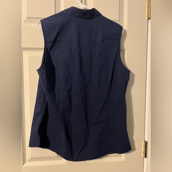 NWT Foxcroft Taylor Stretch Non-Iron Sleeveless Navy shirt - Picture 2 of 6